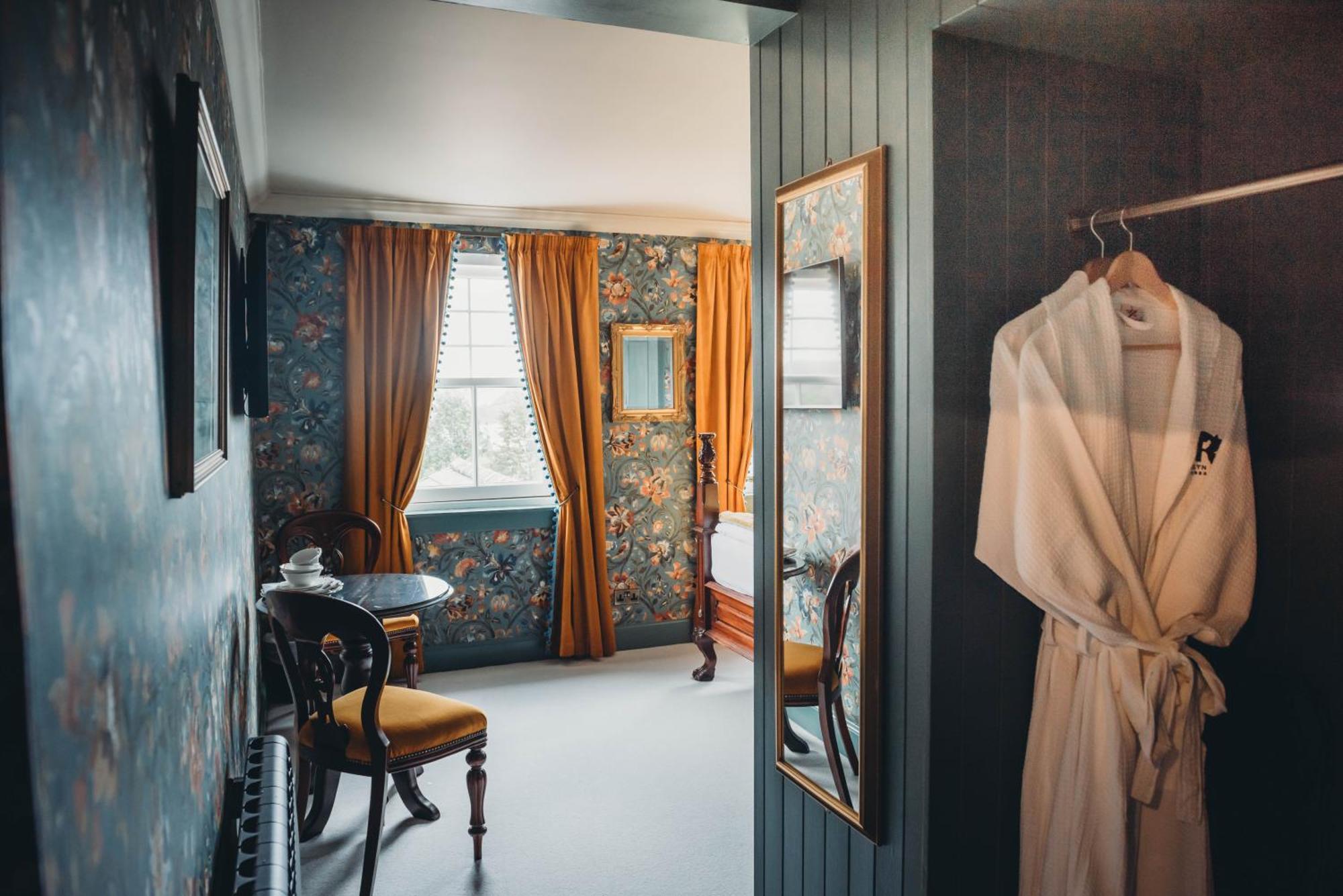 Roslyn House Hotel Tobermory Buitenkant foto